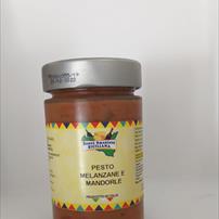 Pesto alle melanzane e mandorle